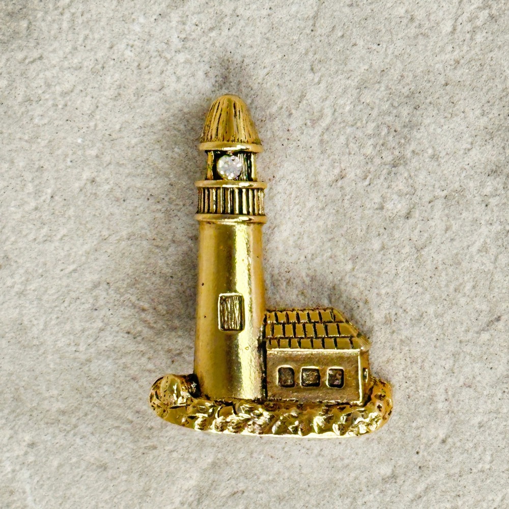 Vintage Signed CAMCO Gold Tone Lighthouse Brooch‎ Pin w/ Rhinestone Light